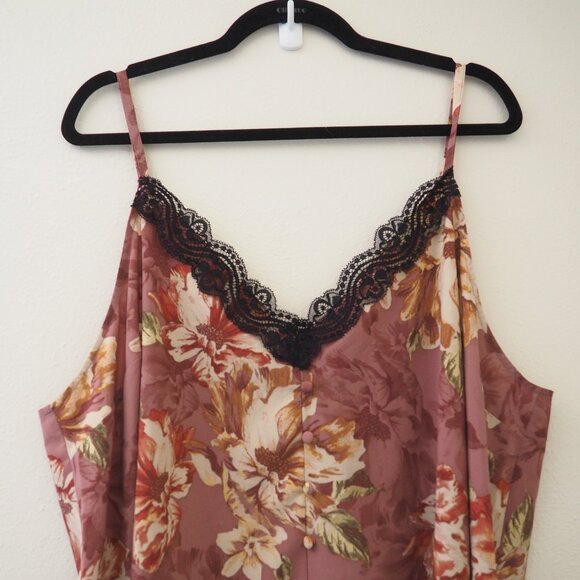 Torrid Chablis Floral Lace Trim Spaghetti Strap Cami Tank Top sz 2 - Picture 5 of 7